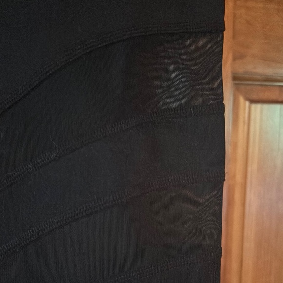 Andrew Marc Black Leggings Mid-Calf Stretch - Picture 4 of 7